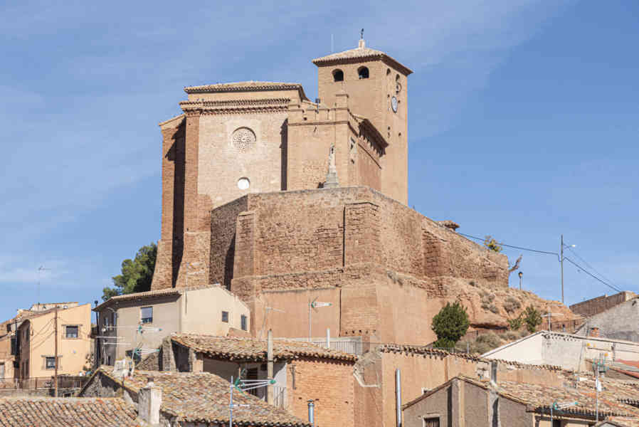 Zaragoza - Cervera de la Cañada 02 - iglesia de Santa Tecla.jpg